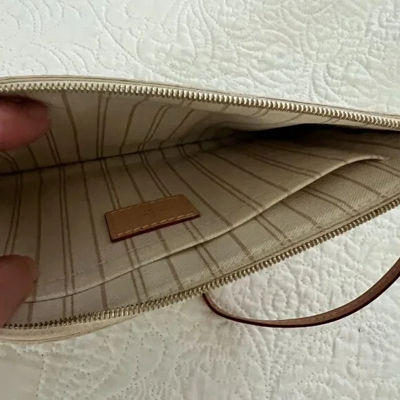 Louis Vuitton Neverfull Wristlet - Picture 2 of 5